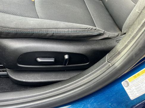 Used 2019 Chevrolet Cruze LT w/ Convenience Package image 22