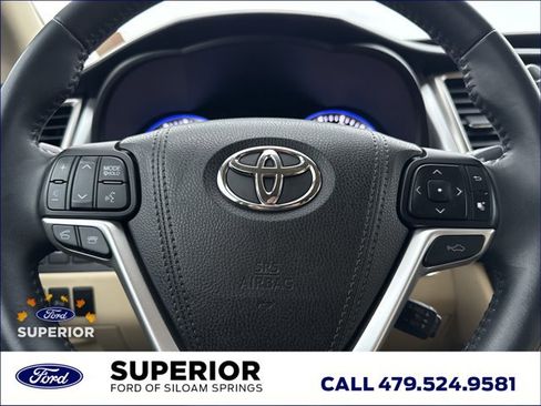 Used 2016 Toyota Highlander Limited w/ Driver Technology Package image 28