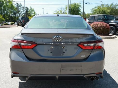 Used 2021 Toyota Camry SE image 7