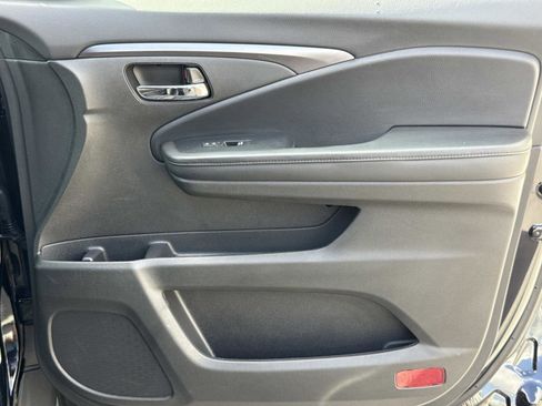 Used 2022 Honda Pilot Sport image 18