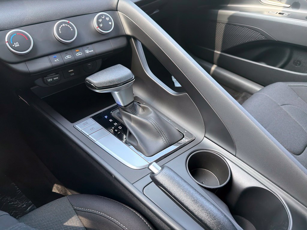 New 2026 Hyundai Elantra SE FWD image 25