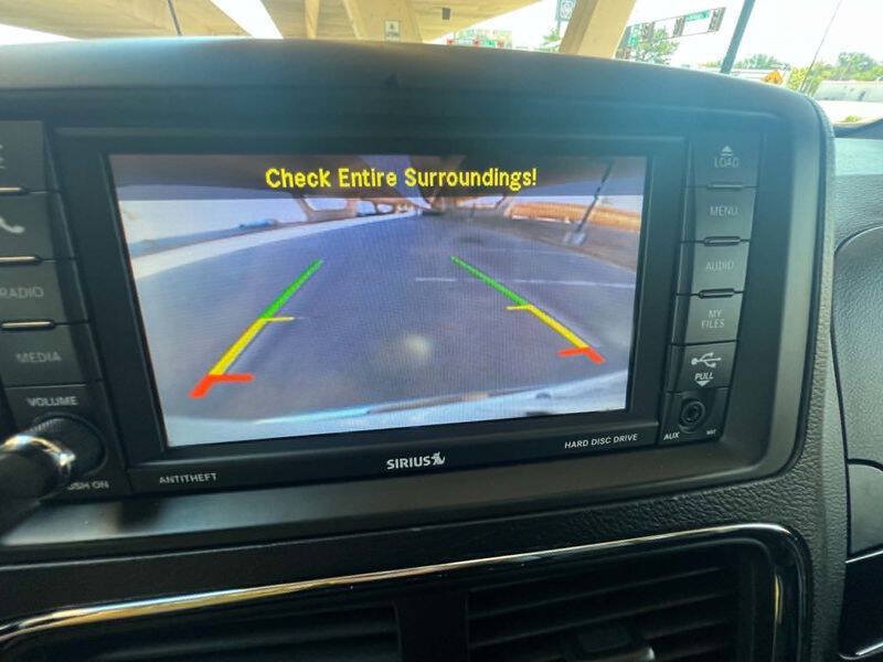 Used 2018 Dodge Grand Caravan SXT FWD image 24