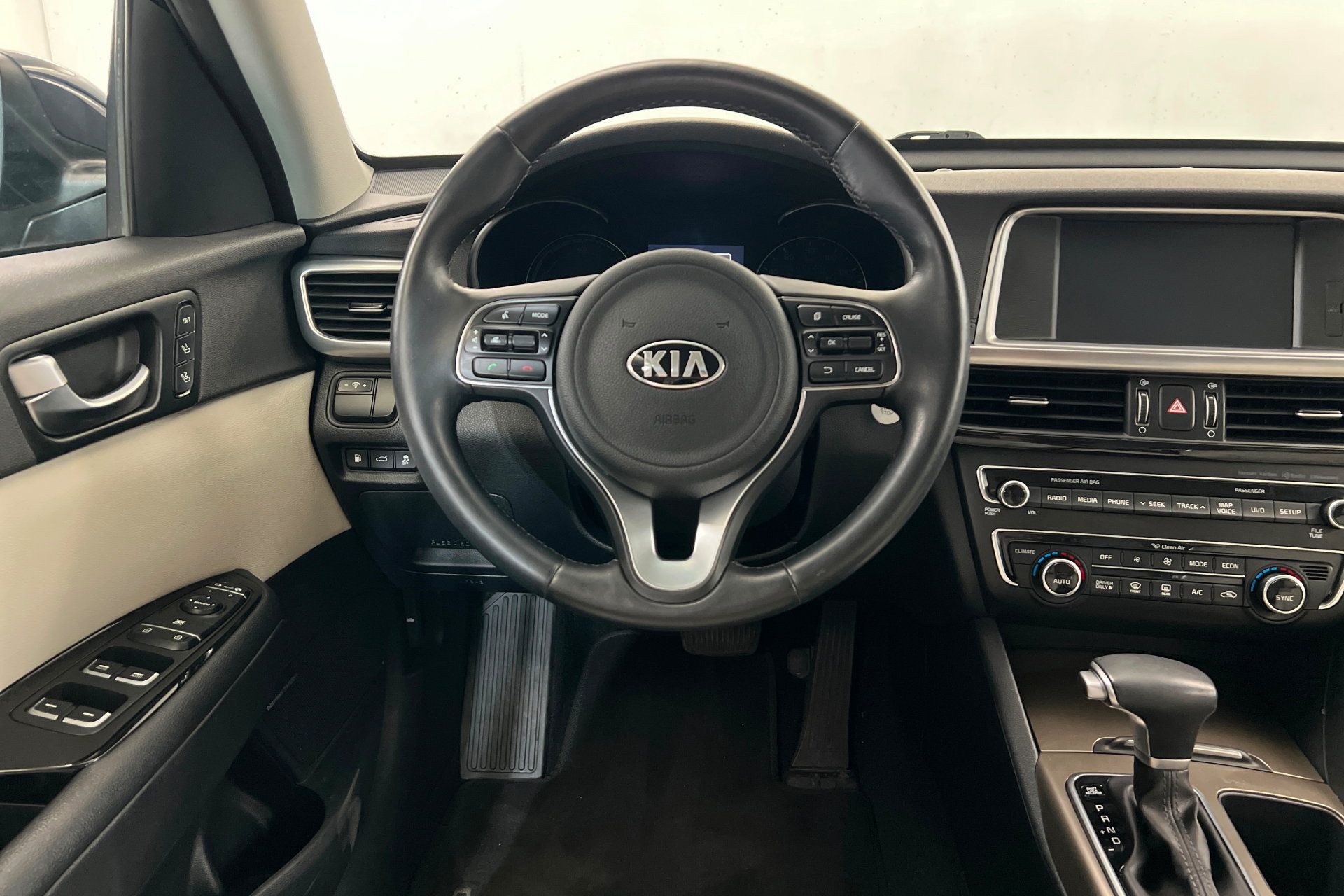 Used 2018 Kia Optima EX FWD image 12