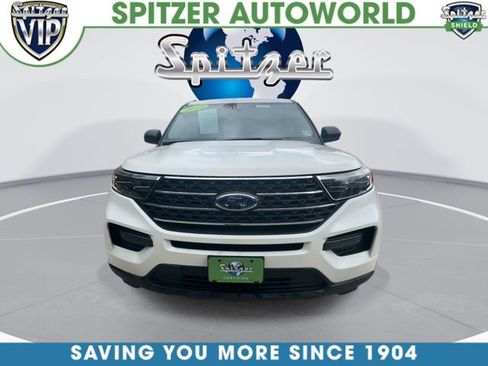 Used 2023 Ford Explorer XLT AWD/4WD image 3