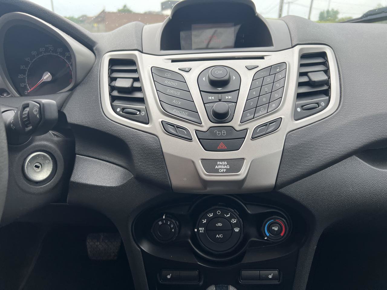 Used 2011 Ford Fiesta SE w/ 203A Rapid Spec Order Code FWD image 18