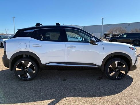 New 2026 Nissan Kicks SR image 7