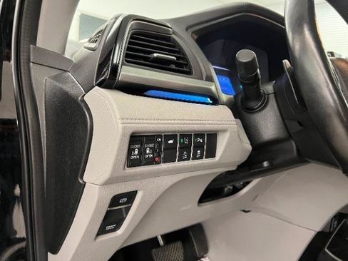 Used 2019 Honda Odyssey Elite image 11