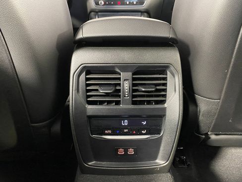 Certified 2025 BMW 330i Sedan image 30