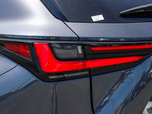 Used 2024 Lexus NX 250 FWD w/ Towing Package (2000 Lbs) image 7