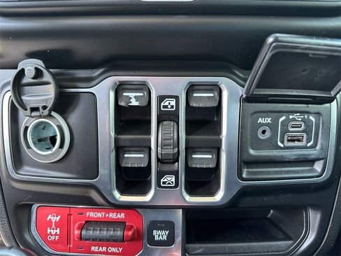 Certified 2021 Jeep Wrangler Unlimited Rubicon 4xe image 27