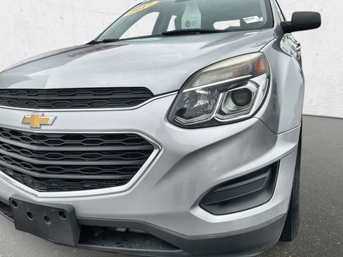 Used 2017 Chevrolet Equinox LS AWD/4WD image 36