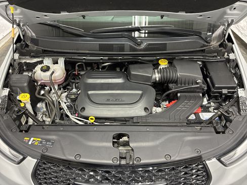 Certified 2024 Chrysler Pacifica Touring-L w/ S Appearance Package AWD/4WD image 8