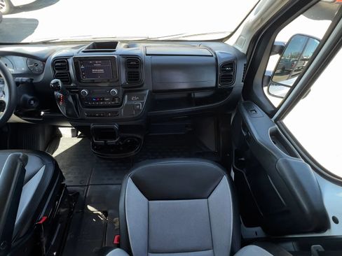 Used 2025 RAM ProMaster 2500 w/ Convenience Group FWD image 18