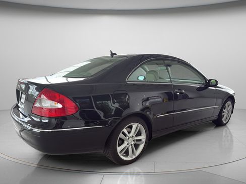 Used 2007 Mercedes-Benz CLK 350 Coupe image 5