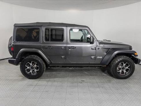 Used 2018 Jeep Wrangler Unlimited Sport image 9