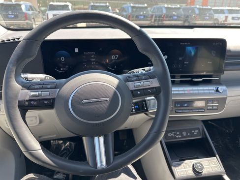 Used 2025 Hyundai Kona Limited AWD/4WD image 40
