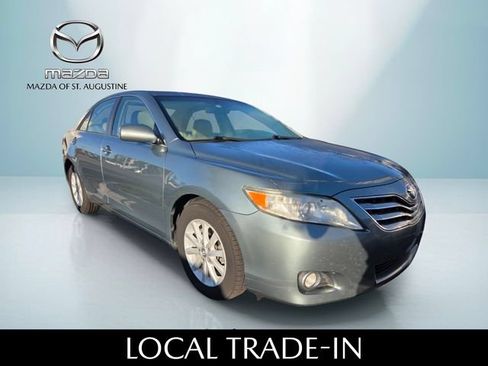 Used 2010 Toyota Camry XLE w/ Leather Pkg FWD image 3