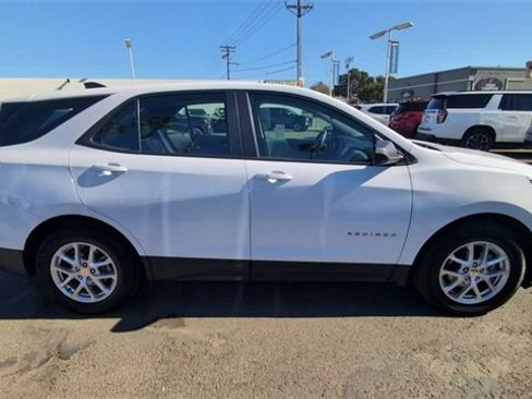 Certified 2024 Chevrolet Equinox LS image 9