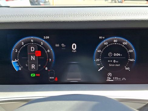 Certified 2025 Volkswagen Tiguan SE AWD/4WD image 18