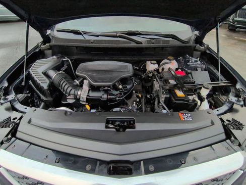 Certified 2025 Cadillac XT6 Premium Luxury image 14