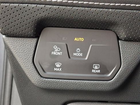 Certified 2024 Volkswagen Atlas SE image 26