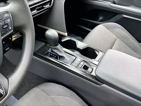Used 2025 Toyota Camry LE FWD image 16