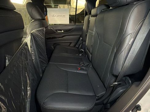 New 2026 Lexus LX 700h Luxury image 13