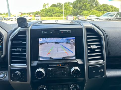 Used 2019 Ford F150 Lariat w/ Equipment Group 502A Luxury AWD/4WD image 21