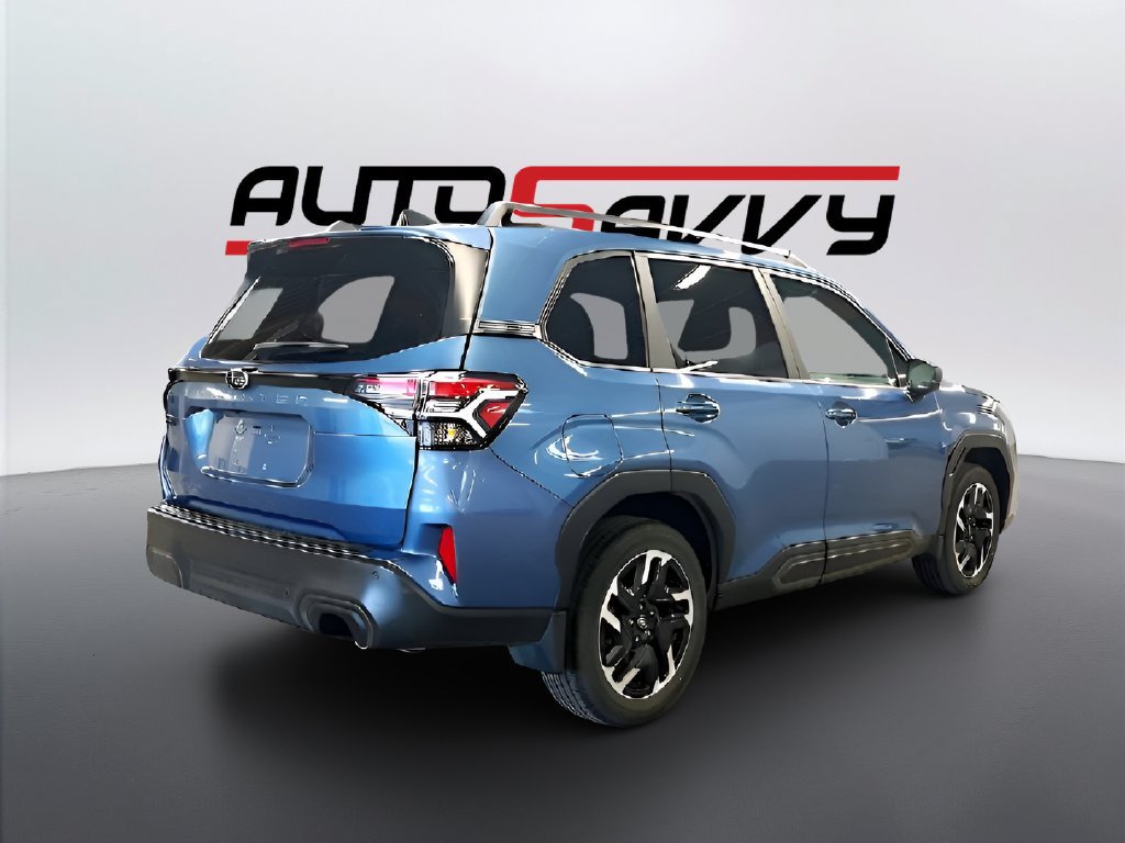 Used 2025 Subaru Forester Limited AWD/4WD image 7