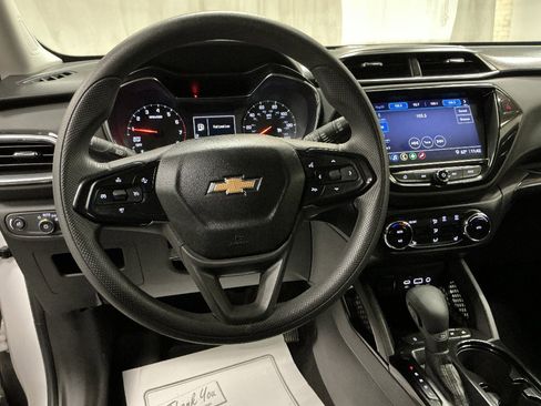 Used 2022 Chevrolet TrailBlazer LT w/ Convenience Package FWD image 13