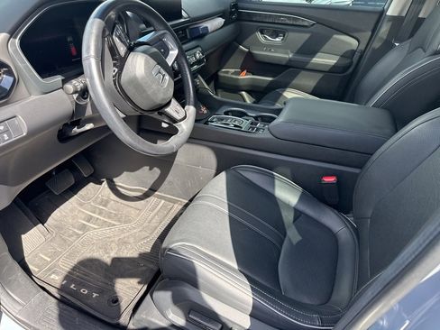 Used 2024 Honda Pilot Elite image 3