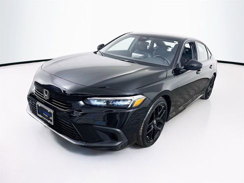Used 2025 Honda Civic Sport image 3