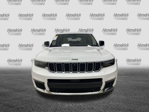 Used 2022 Jeep Grand Cherokee L Limited w/ Luxury Tech Group II image 3