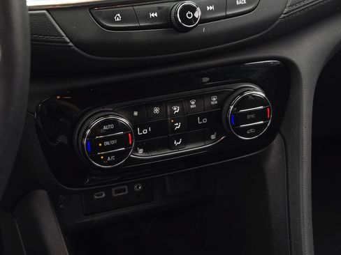 Used 2023 Buick Encore GX Select FWD image 36