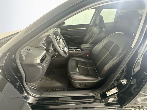 Used 2023 Nissan Altima 2.5 SR FWD image 13