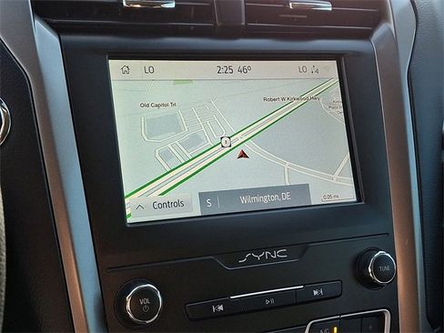 Used 2020 Ford Fusion SE image 16