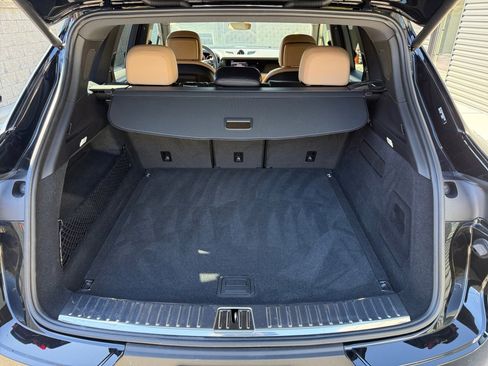 Certified 2025 Porsche Cayenne image 17