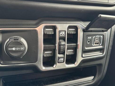 Used 2021 Jeep Wrangler Unlimited Sport AWD/4WD image 23
