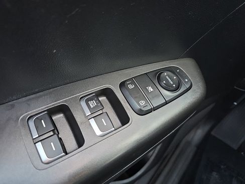 Used 2021 Kia Sportage LX image 9