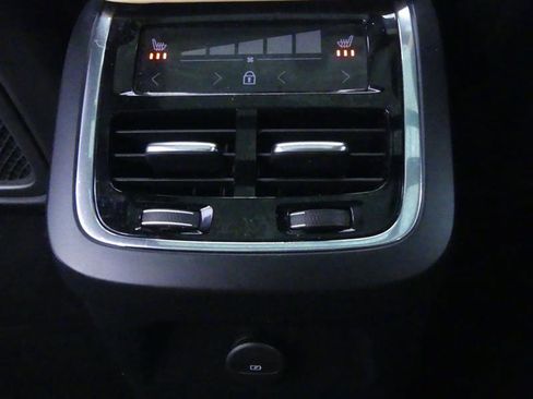 Used 2021 Volvo XC90 T8 Inscription AWD/4WD image 29