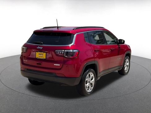 Used 2025 Jeep Compass Latitude AWD/4WD image 14