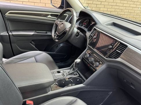 Used 2018 Volkswagen Atlas SEL w/ R-Line Package FWD image 9