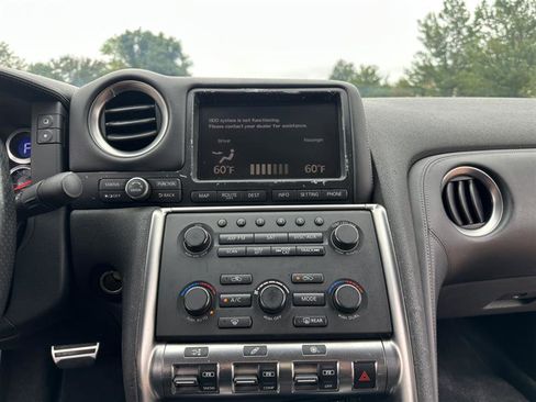 Used 2010 Nissan GT-R Premium image 28