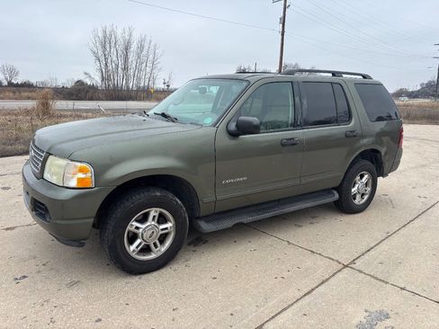Used 2004 Ford Explorer Sport XLT image 9