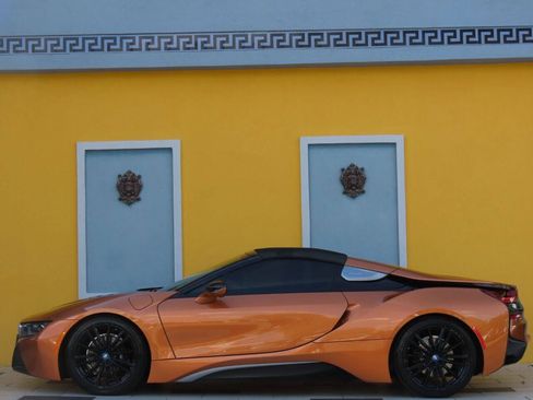 Used 2019 BMW i8 Roadster AWD/4WD image 25