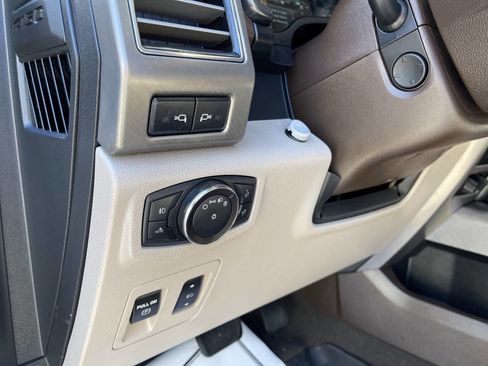 Used 2019 Ford F150 Limited AWD/4WD image 19