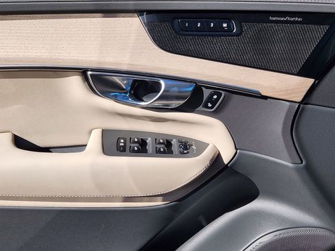 New 2026 Volvo XC90 T8 Plus w/ Protection Package Premier image 13