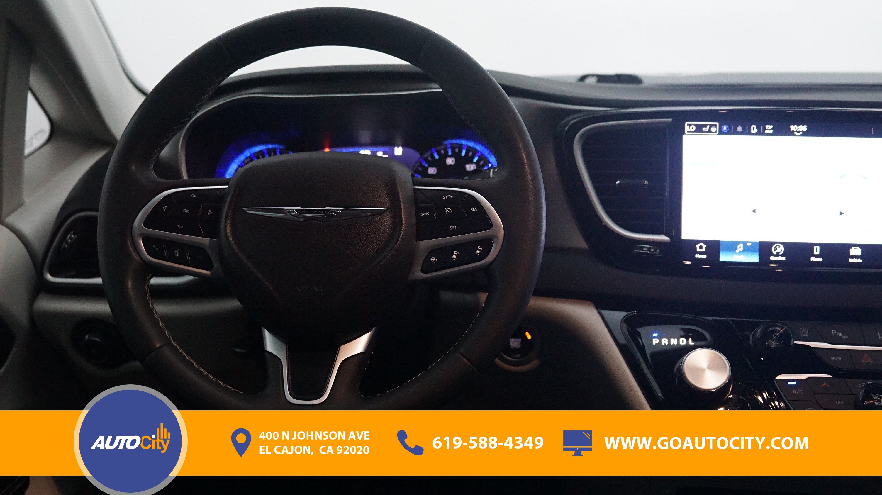 Used 2024 Chrysler Pacifica Touring-L FWD image 5