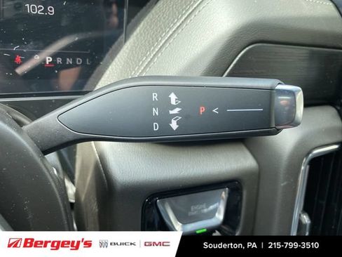 New 2026 GMC Yukon Denali w/ Denali Reserve Package AWD/4WD image 17