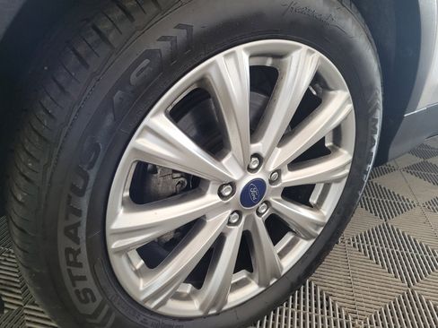 Used 2017 Ford Escape Titanium FWD image 31